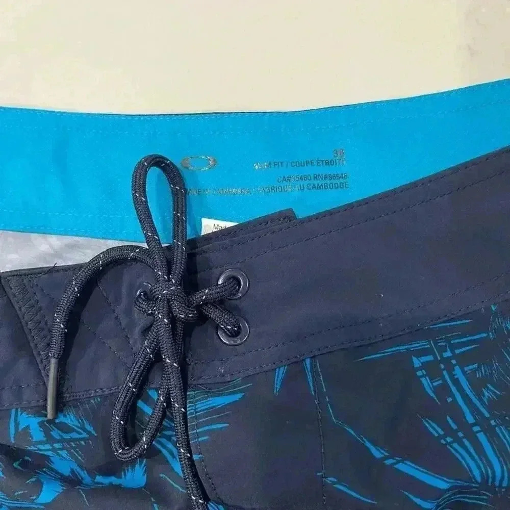 Oakley Swim Shorts Mens Size 38 Trunks Slim Fit Tropical Multi-Color Board Short - Picture 3 of 7